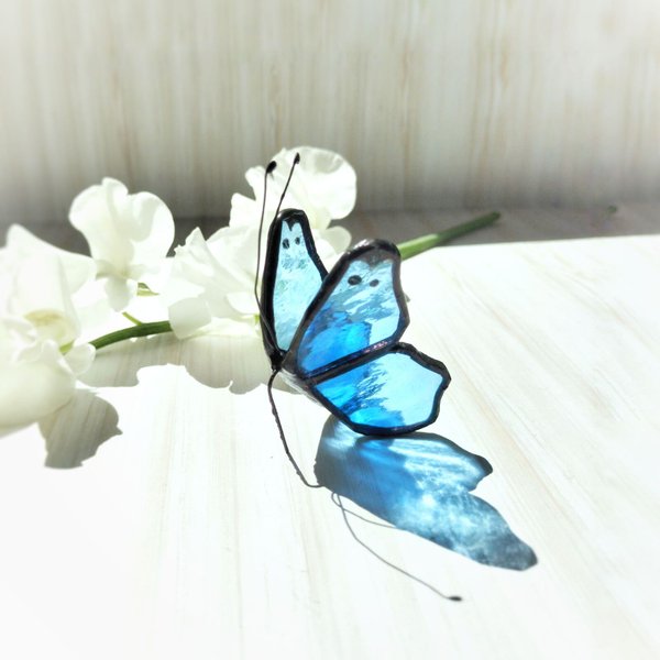 蝶のステンドグラス　サンキャッチャー　蝶々　母の日などの花ギフトに添えていかがですか？