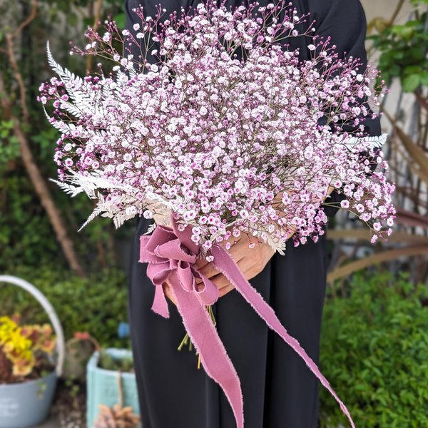 くすみピンク色のかすみ草がふんわり可愛い！大きなドライフラワースワッグ　ブーケ　花束　母の日