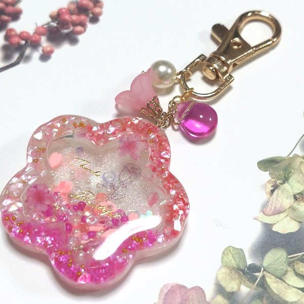 ピンク　桜　春　シャカシャカ　キーホルダー　レジン