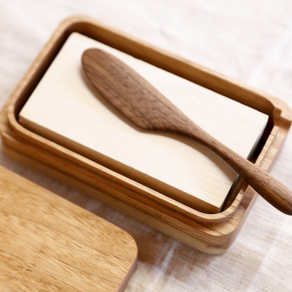 木のバターケース(クルミ・バターナイフ付き)