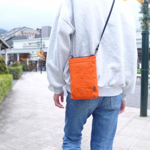 甲羅デザイン サコッシュ＊Orange オレンジ＊ 亀甲 ショルダーバッグ　