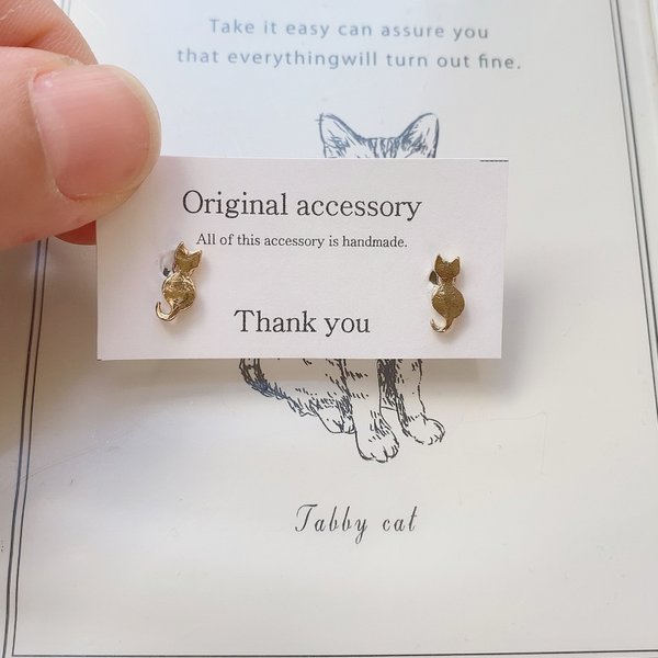 猫ピアス　チタンピアス