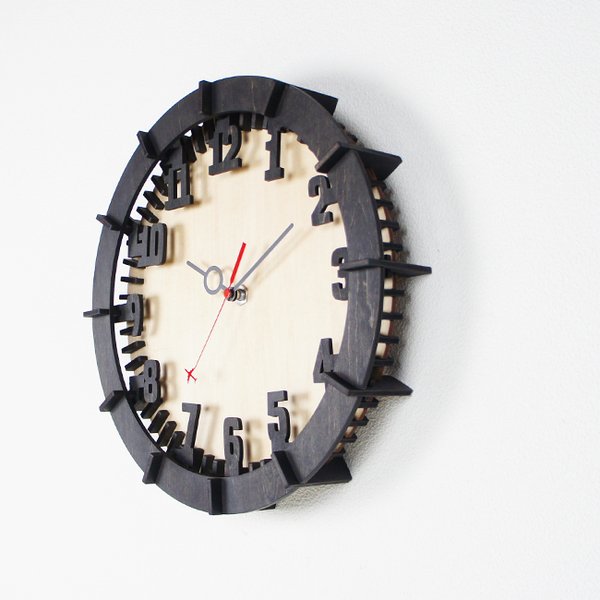 「モダン（数字）」木製掛け時計 　インテリア　ギフト