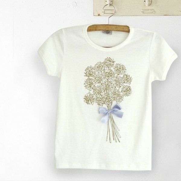 【再販】シロツメ草の花束Tシャツ（ホワイト）