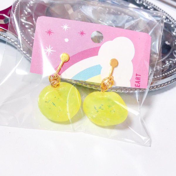 【送料無料】 ♡ドロップイヤリング♡yellow