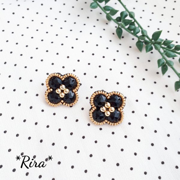 【再販】＊甘辛なお花刺繍ピアス/イヤリング＊