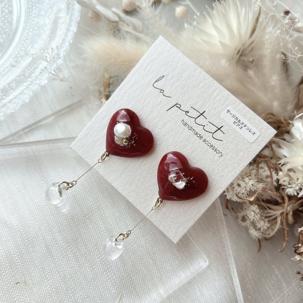 marble heart wire drop red