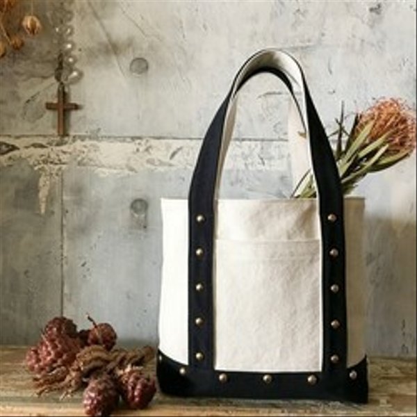 canvas tote bag medium (black & white)