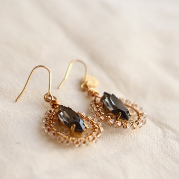 drop earrings - black and clear