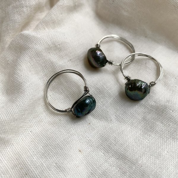 pearl wire ring (green)