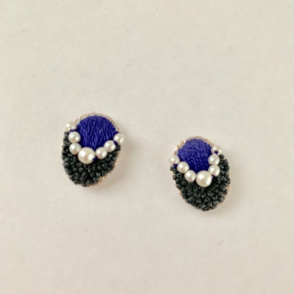 daen  刺繍ピアス