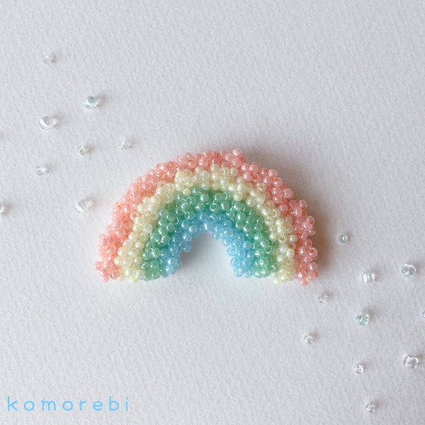 虹のビーズ刺繍 ブローチ🌈