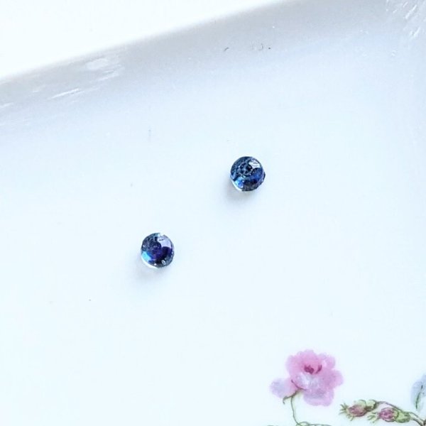 小さなブルー螺鈿のピアスイヤリング【1920】#シェル　　和　伝統工芸　秋ピアス