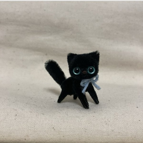 小さな　ブルーアイ黒猫ちゃん　モールアート　モールベア 