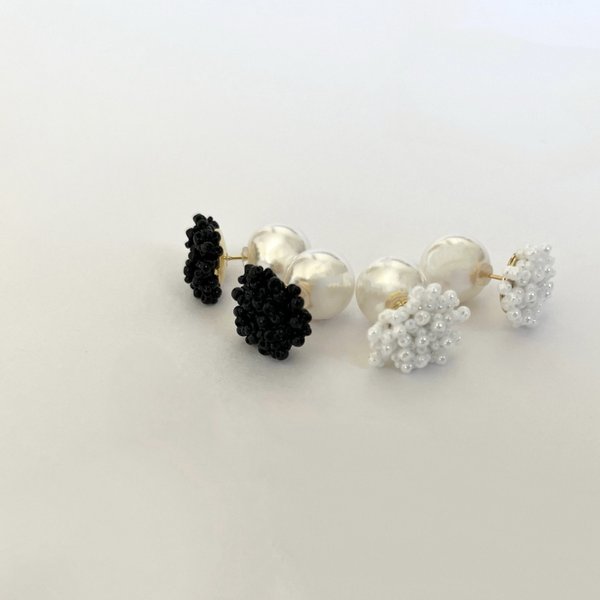 White/Black/ビーズ/ピアス/イヤリング/つぶつぶ/金属アレルギー/感謝価格