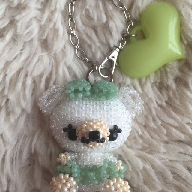 くま 女の子 バッグチャーム モスグリーン ハンドメイドマーケット くま 女の子 バッグチャーム モスグリーン ハンドメイドマーケット