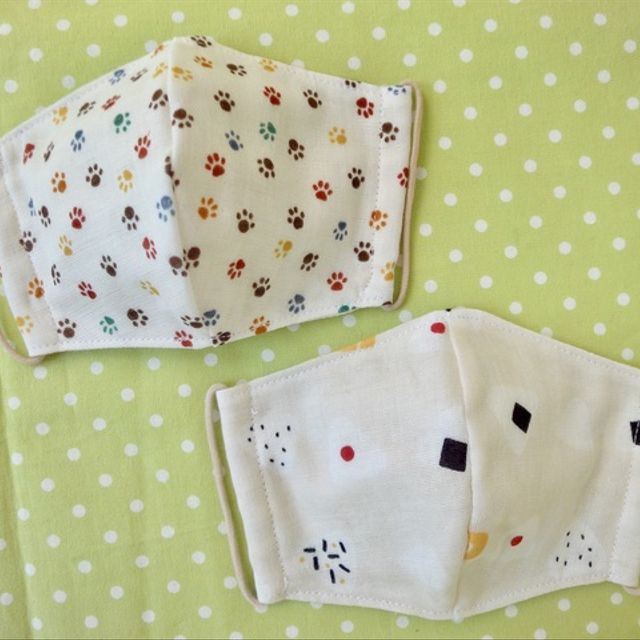 子供用 ガーゼ立体マスク 2枚セット おにぎり 足跡 ハンドメイド 子供用 ガーゼ立体マスク 2枚セット おにぎり 足跡 ハンドメイド
