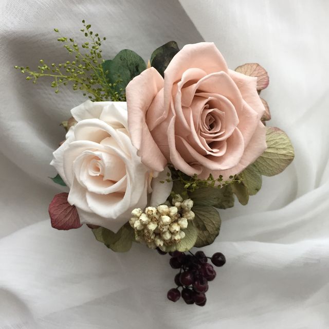 プリザーブドフラワー ヌードピンクがおしゃれな薔薇のコサージュ プリザーブドフラワー ヌードピンクがおしゃれな薔薇のコサージュ