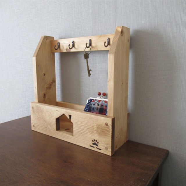 三角屋根のくりぬきがおしゃれなキーボックス ハンドメイド 三角屋根のくりぬきがおしゃれなキーボックス ハンドメイド