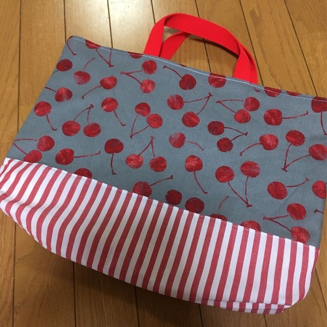 大きめ さくらんぼ柄 お洒落な手提げバッグ レッスンバッグ 女の子 大きめ さくらんぼ柄 お洒落な手提げバッグ レッスンバッグ 女の子