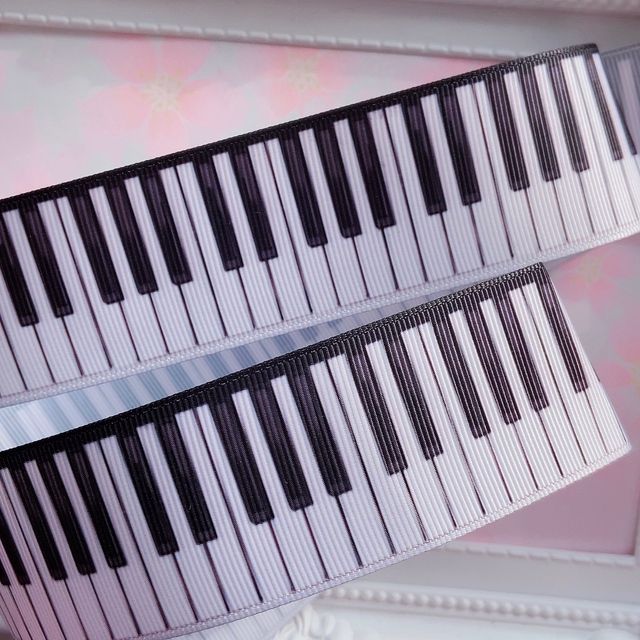 8574 2m350円 38mm幅 グログランリボン ピアノ 鍵盤 音楽