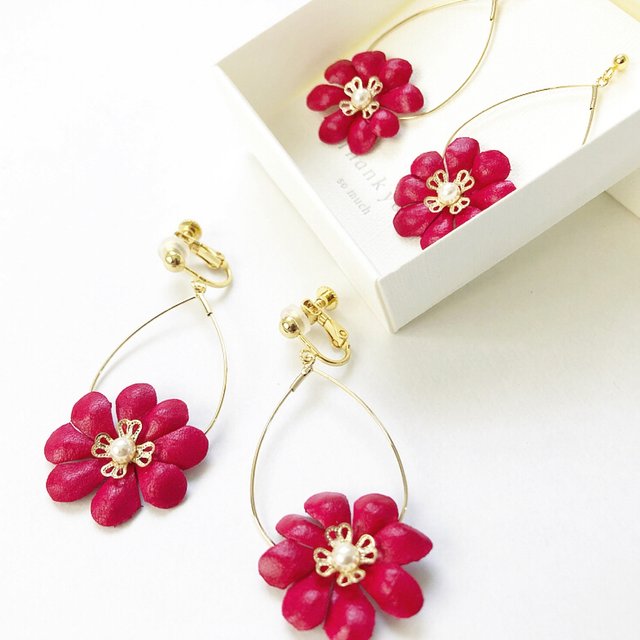 花のしずく レッド 革花ピアス 革花イヤリング ハンドメイドマーケット Minne 花のしずく レッド 革花ピアス 革花イヤリング ハンドメイドマーケット Minne
