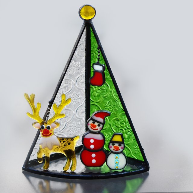 ステンドグラス クリスマスツリー トナカイさんと雪だるまさん Minne 日本最大級のハンドメイド 手作り通販サイト ステンドグラス クリスマスツリー トナカイさんと雪だるまさん Minne 日本最大級のハンドメイド 手作り通販サイト