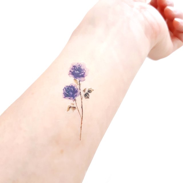 可憐な2輪の薔薇の花 紫 のタトゥーシール ハンドメイドマーケット Minne 可憐な2輪の薔薇の花 紫 のタトゥーシール ハンドメイドマーケット Minne