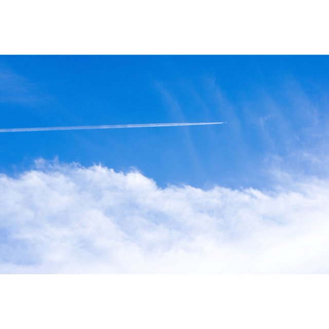写真のある豊かな暮らし 飛行機雲の清々しい青空 ハンドメイドマーケット Minne 写真のある豊かな暮らし 飛行機雲の清々しい青空 ハンドメイドマーケット Minne