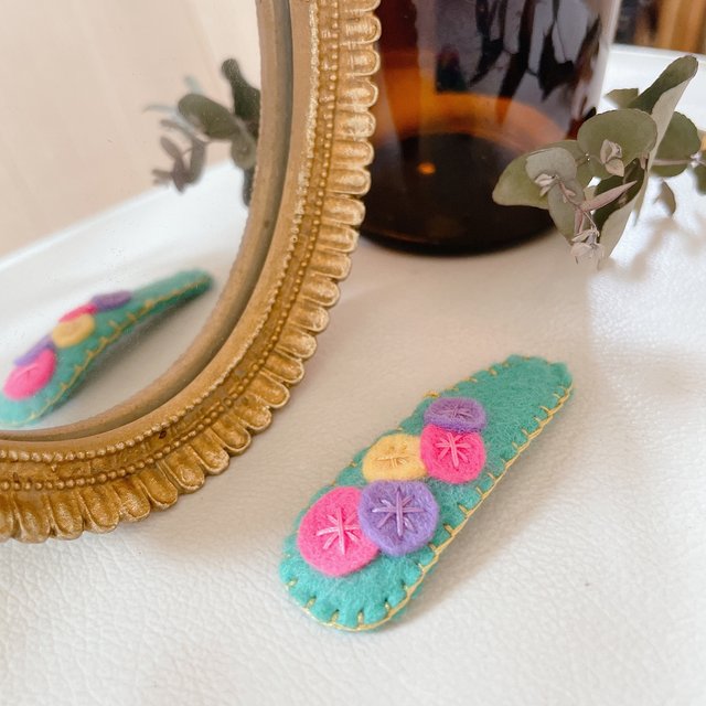 ポップな カラフル フェルトのパッチンピン Minne 日本最大級のハンドメイド 手作り通販サイト ポップな カラフル フェルトのパッチンピン Minne 日本最大級のハンドメイド 手作り通販サイト
