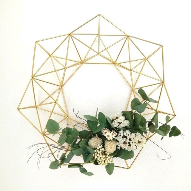 壁を飾る 真鍮製の1年中飾れるヒンメリ リース L お花のアレンジ付き 直径33cm 受注制作 Minne 日本最大級のハンドメイド 手作り通販サイト 壁を飾る 真鍮製の1年中飾れるヒンメリ リース L お花のアレンジ付き 直径33cm 受注制作 Minne 日本最大級のハンドメイド 手作り通販サイト