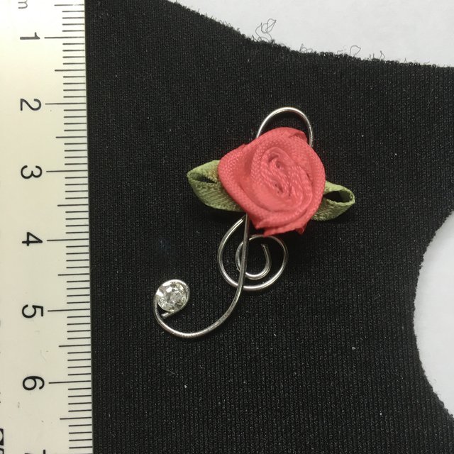 マスク ピアス ト音記号花サーモンピンク ワイヤーアート 花 スワロフスキー アレルギー対応 ハンドメイドマーケット Minne マスク ピアス ト音記号花サーモンピンク ワイヤーアート 花 スワロフスキー アレルギー対応 ハンドメイドマーケット Minne