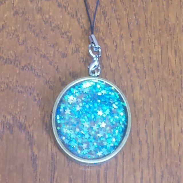 ストラップ Uvレジン アクセサリー Minne 日本最大級のハンドメイド 手作り通販サイト ストラップ Uvレジン アクセサリー Minne 日本最大級のハンドメイド 手作り通販サイト