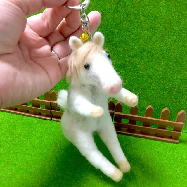 羊毛フェルト 馬の手乗りマスコット ハンドメイドマーケット Minne 羊毛フェルト 馬の手乗りマスコット ハンドメイドマーケット Minne