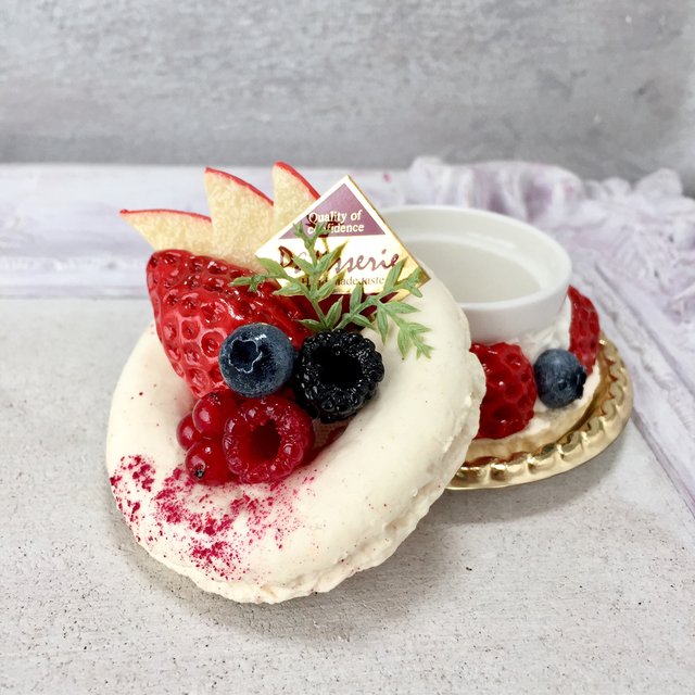 再販 マカロンケーキ小物入れ ホワイトミックスベリー フェイクスイーツ ハンドメイドマーケット Minne 再販 マカロンケーキ小物入れ ホワイトミックスベリー フェイクスイーツ ハンドメイドマーケット Minne