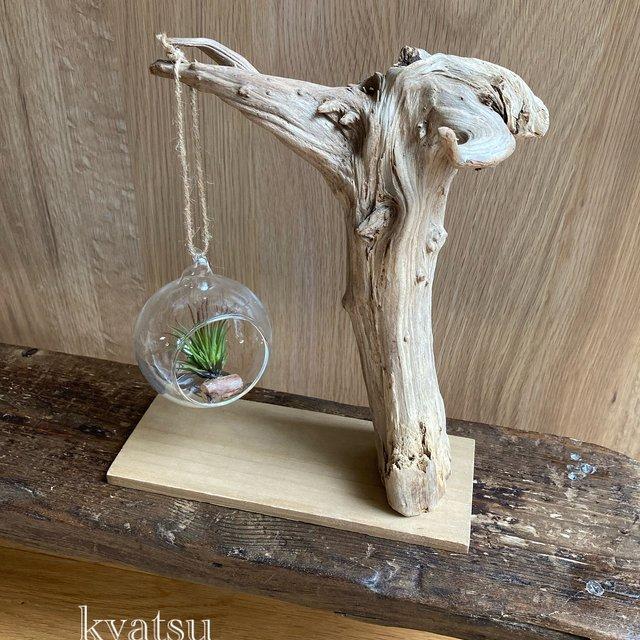 瀬戸内海の流木作家が作ったオブジェ-