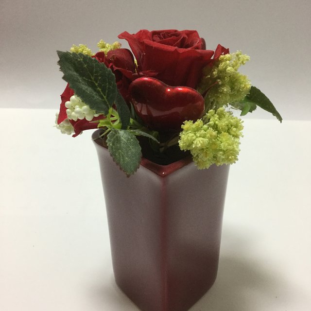 ハ トと薔薇を使ったバレンタインのプリザーブドフラワーアレンジメント ハンドメイドマーケット Minne ハ トと薔薇を使ったバレンタインのプリザーブドフラワーアレンジメント ハンドメイドマーケット Minne