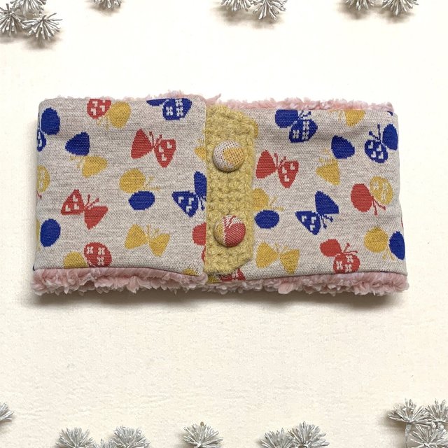 即納可 ボタンタイプ キッズ ジュニアサイズ ちょうちょ柄 ふわふわシープボアのネックウォーマー ハンドメイドマーケット Minne 即納可 ボタンタイプ キッズ ジュニアサイズ ちょうちょ柄 ふわふわシープボアのネックウォーマー ハンドメイドマーケット Minne
