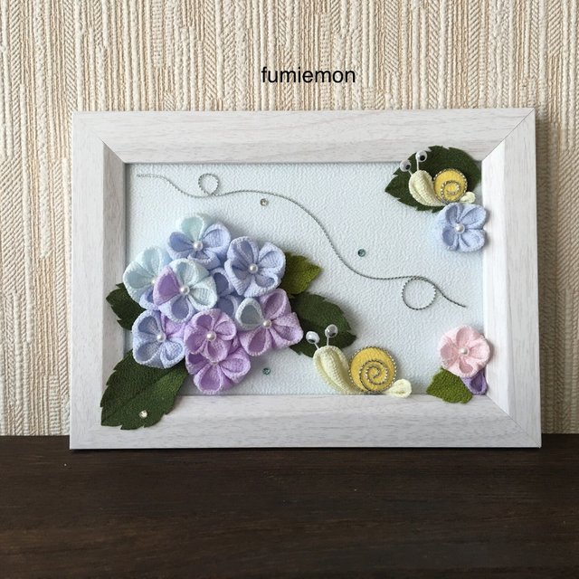 つまみ細工 アレンジつまみ細工 紫陽花とかたつむり 白フレーム ハンドメイドマーケット Minne つまみ細工 アレンジつまみ細工 紫陽花とかたつむり 白フレーム ハンドメイドマーケット Minne