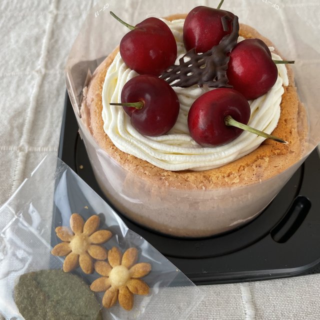 ピンク色が可愛い いちごのメレンゲチーズケーキ 15cm 送料込み 全国 沖縄 離島除く 冷蔵便可能 ハンドメイドマーケット Minne ピンク色が可愛い いちごのメレンゲチーズケーキ 15cm 送料込み 全国 沖縄 離島除く 冷蔵便可能 ハンドメイドマーケット Minne