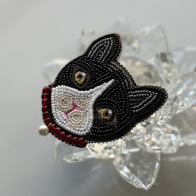 最終SALE‼︎ 猫さんの手刺繍ブローチ 刺繍ブローチ 猫の刺繍 