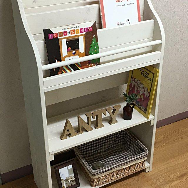 アンティーク風絵本棚 面出し3段 棚2段 幅64cm W W 完成品 ハンドメイドマーケット Minne アンティーク風絵本棚 面出し3段 棚2段 幅64cm W W 完成品 ハンドメイドマーケット Minne