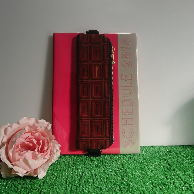 【再版3】ベルト付き 手帳用ペンケース (チョコレート)