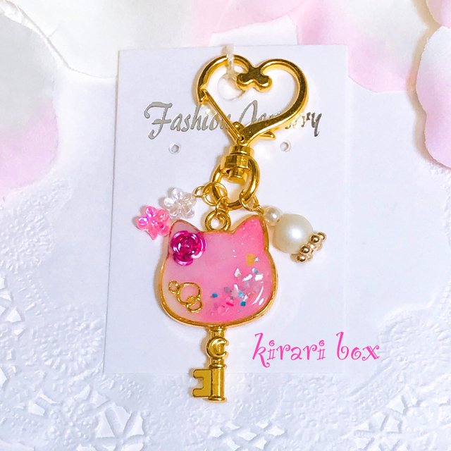 ゆめかわいいネコちゃんキーホルダー ハンドメイドマーケット Minne ゆめかわいいネコちゃんキーホルダー ハンドメイドマーケット Minne