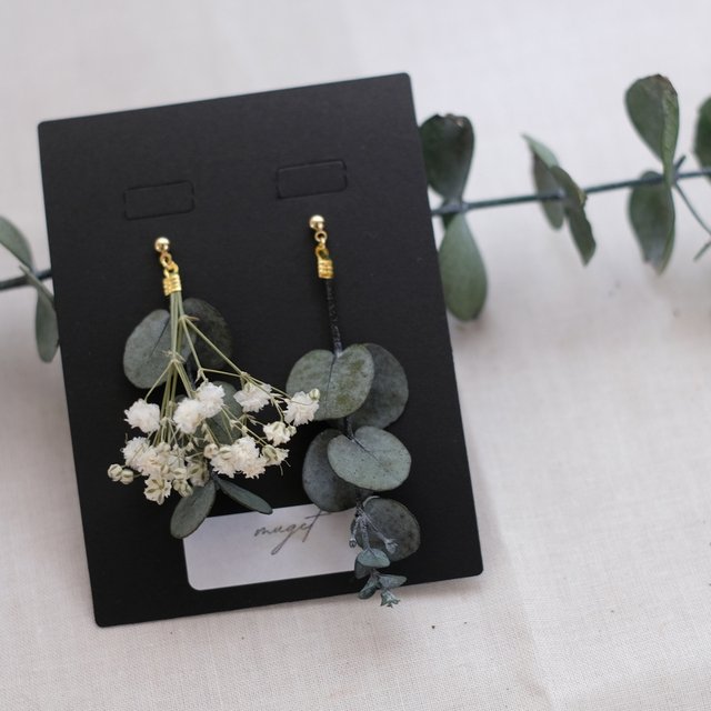 かすみ草とユーカリ ピアス イヤリング 樹脂 アレルギー対応 アクセサリー ハンドメイドマーケット Minne かすみ草とユーカリ ピアス イヤリング 樹脂 アレルギー対応 アクセサリー ハンドメイドマーケット Minne