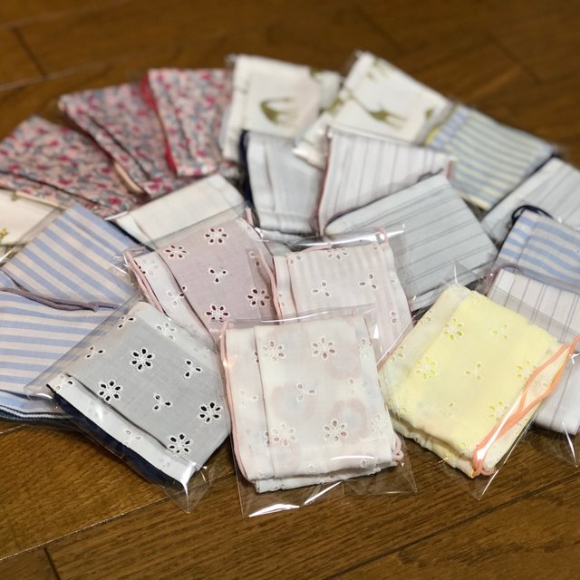 受注製作 ワンポイント刺繍入りプリーツマスク ハンドメイドマーケット Minne 受注製作 ワンポイント刺繍入りプリーツマスク ハンドメイドマーケット Minne