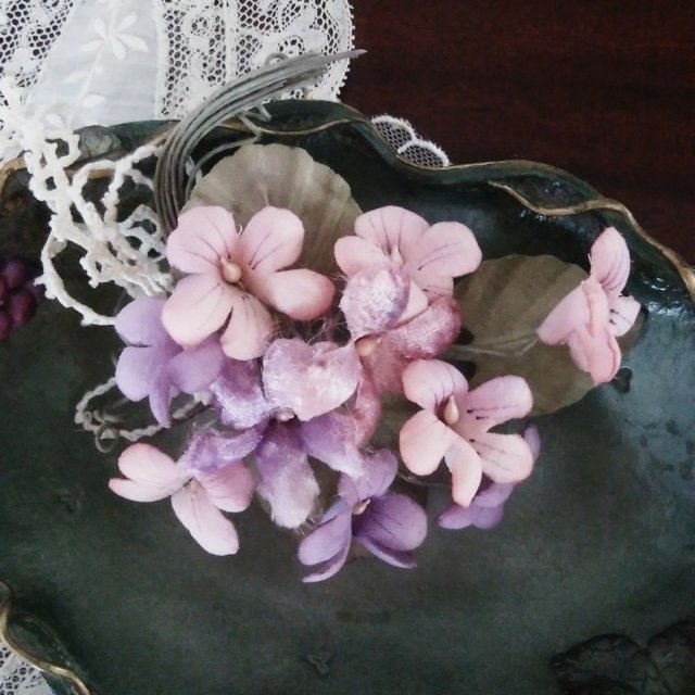 染め花 アンティークなすみれのコサージュ 布花 ハンドメイドマーケット Minne 染め花 アンティークなすみれのコサージュ 布花 ハンドメイドマーケット Minne