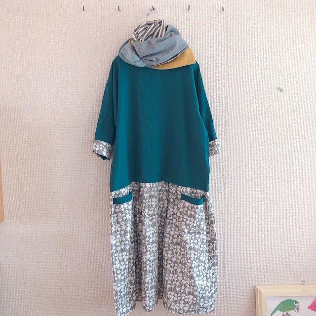ドルマンスリーブのワンピース ダークブルーグリーン フラワー ハンドメイドマーケット Minne