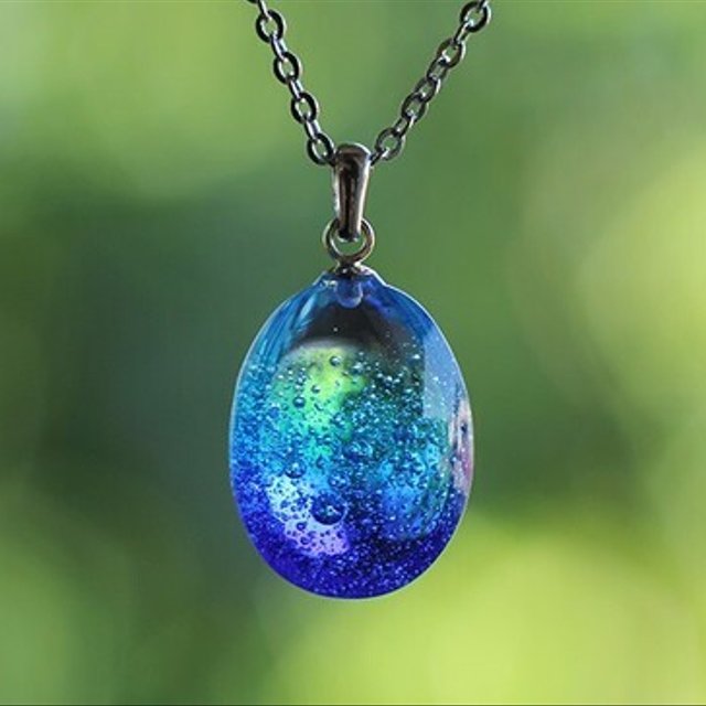 宇宙 そら 色のドロップ ガラスのネックレス オーシャンブルー ハンドメイドマーケット Minne 宇宙 そら 色のドロップ ガラスのネックレス オーシャンブルー ハンドメイドマーケット Minne