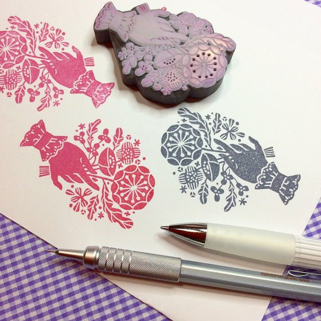 花束を持つ手 消しゴムはんこ ハンドメイドマーケット Minne 花束を持つ手 消しゴムはんこ ハンドメイドマーケット Minne
